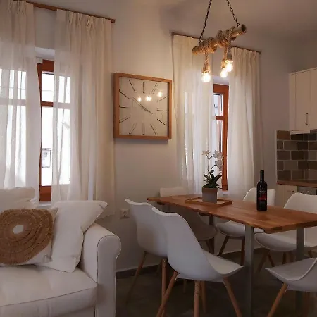 Palazzino D Irene * העיירה רתימנו